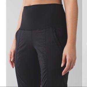 Lululemon In Flux crop (first release)
